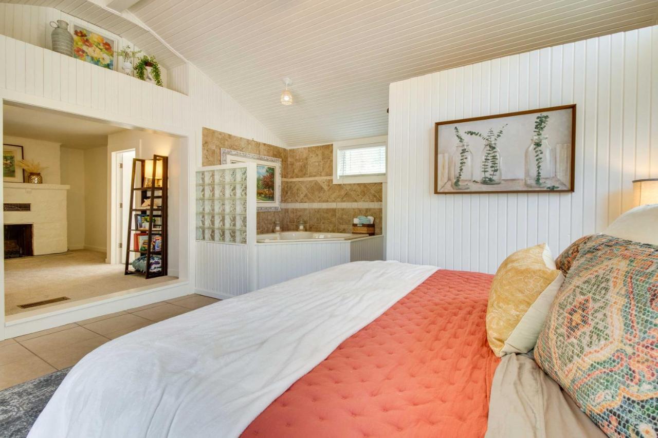 Charming Mountain Home Retreat Walk To Marina! Bagian luar foto