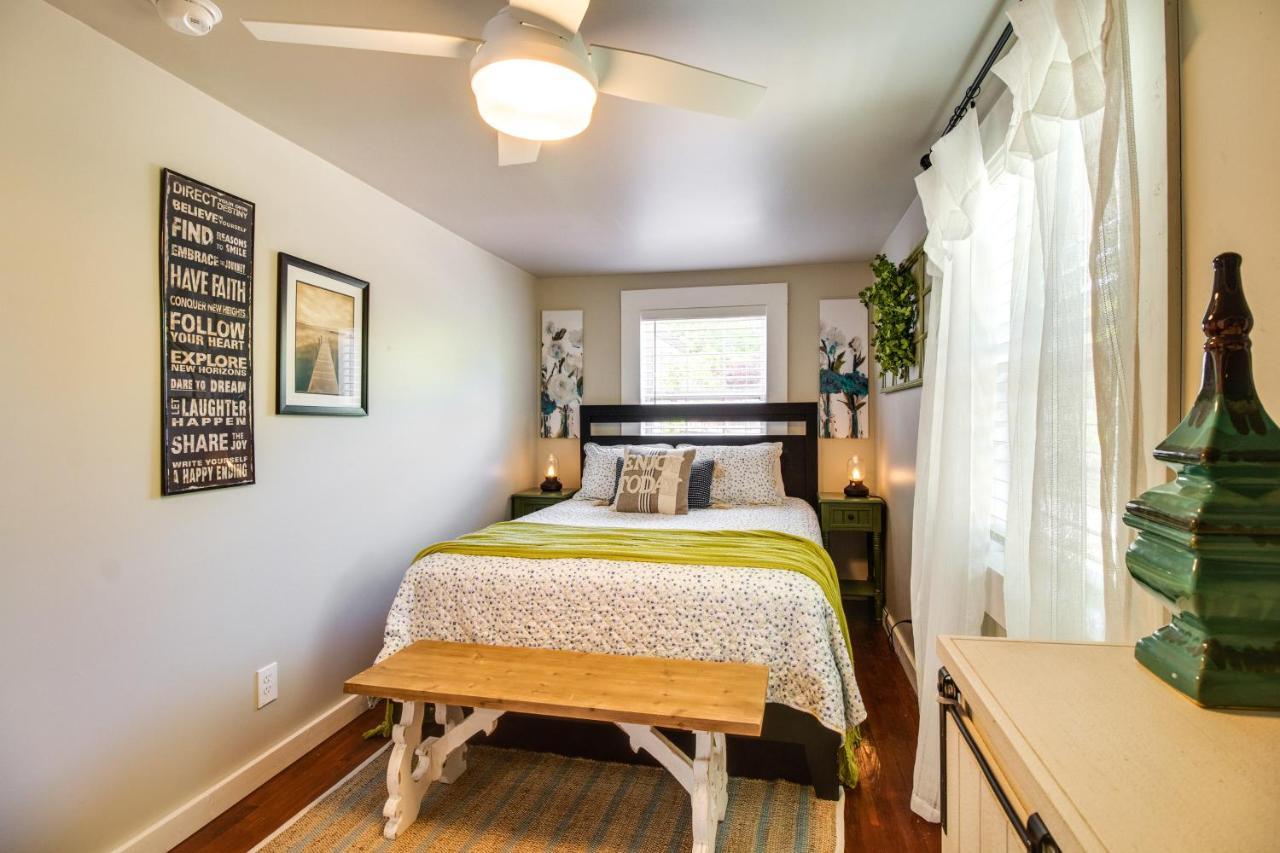 Charming Mountain Home Retreat Walk To Marina! Bagian luar foto